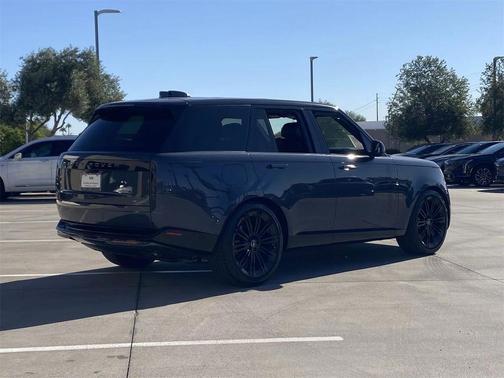 2024 Land Rover Range Rover P530 SE
