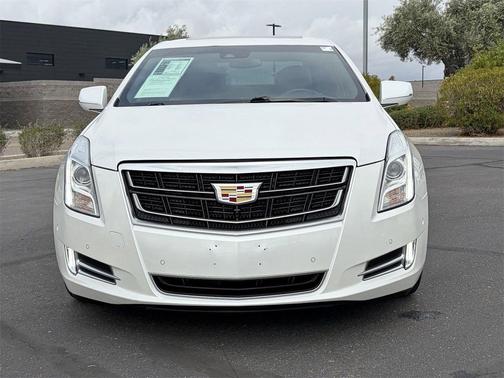 Crystal White Tricoat 2016 Cadillac XTS Luxury Sedan