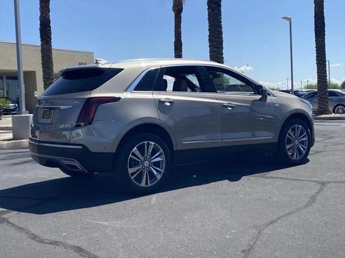 2022 Cadillac XT5 Premium Luxury