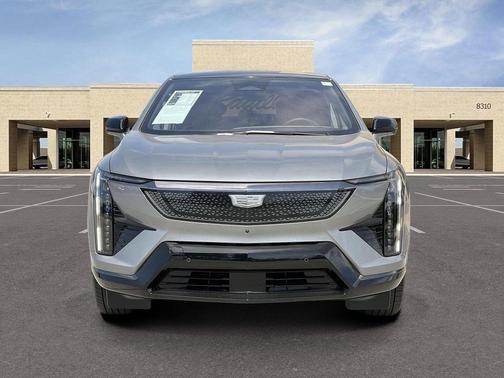 Argent Silver Metallic 2025 Cadillac OPTIQ Sport 2 AWD