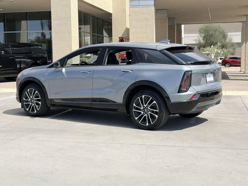 Argent Silver Metallic 2025 Cadillac OPTIQ Sport 2 AWD