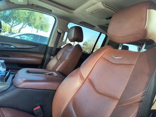 2018 Cadillac Escalade ESV Luxury