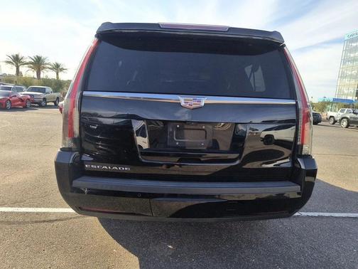 2018 Cadillac Escalade ESV Luxury