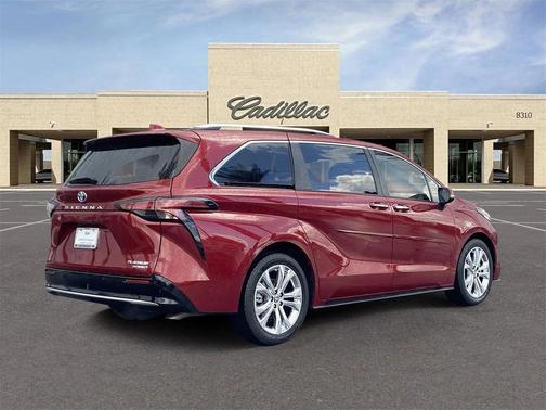 2023 Toyota Sienna Platinum 7 Passenger