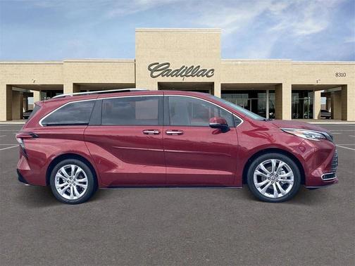 2023 Toyota Sienna Platinum 7 Passenger