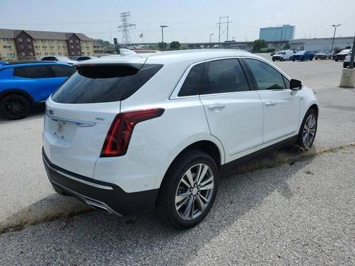 2022 Cadillac XT5 Premium Luxury