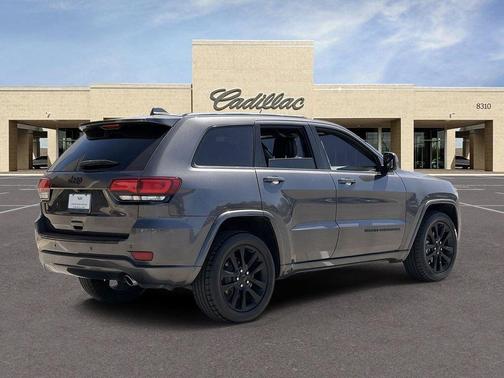 Granite Crystal Metallic Clearcoat 2018 Jeep Grand Cherokee Altitude