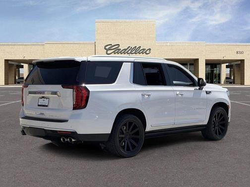 White Frost Tricoat 2023 GMC Yukon Denali