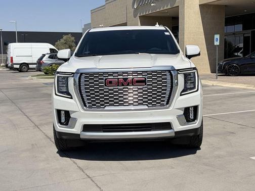 White Frost Tricoat 2023 GMC Yukon Denali