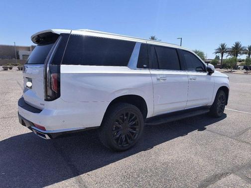 Crystal White Tricoat 2023 Cadillac Escalade ESV Premium Luxury