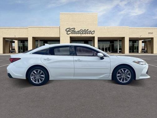 2021 Toyota Avalon Hybrid XLE