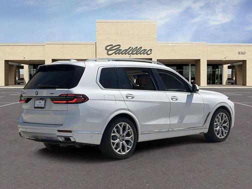 White 2024 BMW X7 xDrive40i