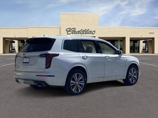 2022 Cadillac XT6 Premium Luxury FWD