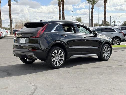 2023 Cadillac XT4 Premium Luxury