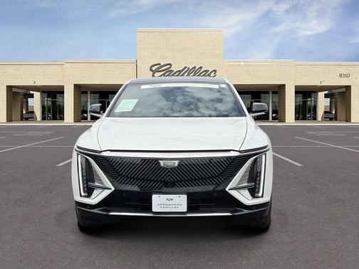 Crystal White Tricoat 2024 Cadillac LYRIQ Luxury