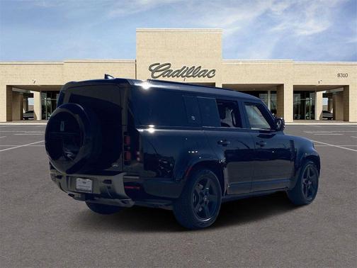 2023 Land Rover Defender 130 X-Dynamic SE