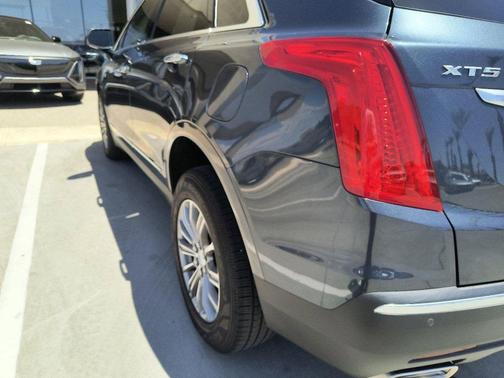 Shadow Metallic 2019 Cadillac XT5 Luxury