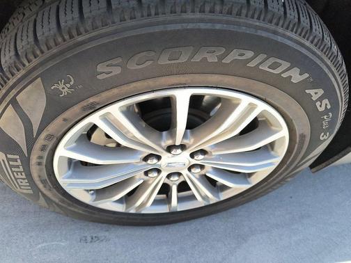 Shadow Metallic 2019 Cadillac XT5 Luxury
