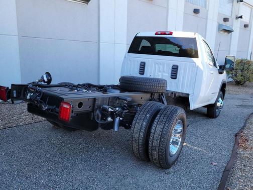 2026 GMC Sierra 3500 SLE