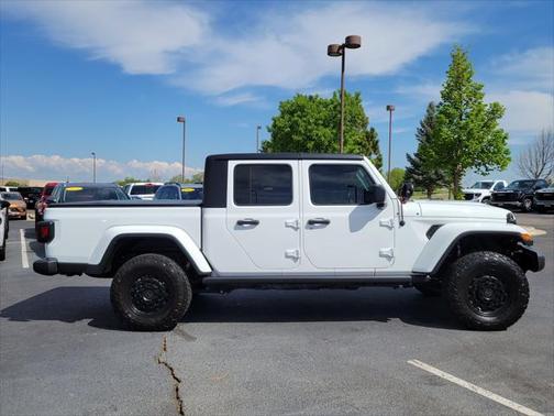 2022 Jeep Gladiator Altitude 4x4