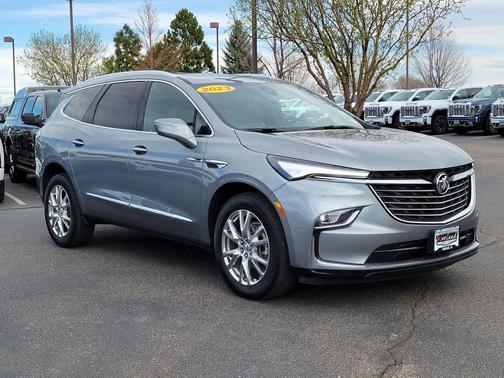 2023 Buick Enclave Essence AWD