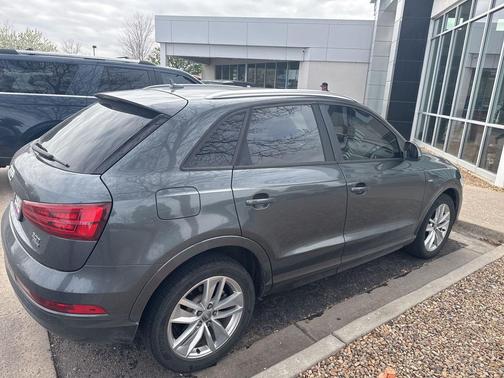 Daytona Gray Pearl Effect 2018 Audi Q3 2.0T Premium