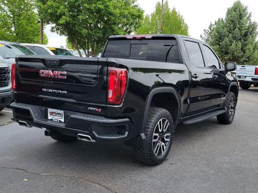 Onyx Black 2022 GMC Sierra 1500 AT4