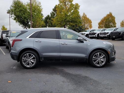 2022 Cadillac XT5 Premium Luxury
