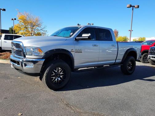 2017 RAM 2500 Big Horn Crew Cab 4x4 6'4' Box