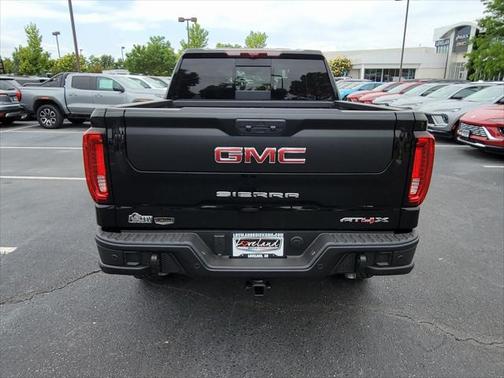 2025 GMC Sierra 1500 AT4X