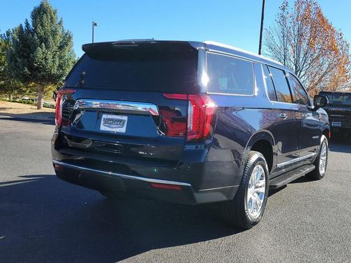 2022 GMC Yukon XL SLT