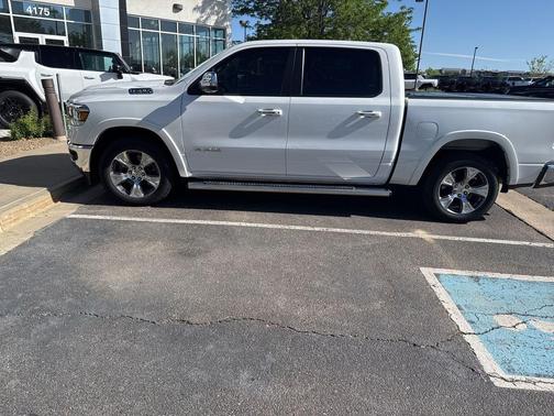 Ivory White Tri-Coat Pearlcoat 2020 RAM 1500 Laramie