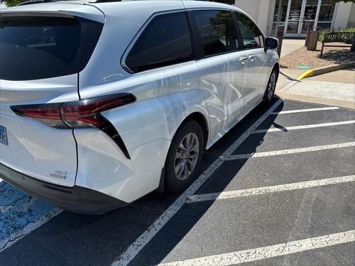 2022 Toyota Sienna XLE 7 Passenger