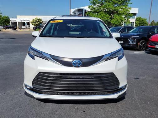 2022 Toyota Sienna XLE 7 Passenger