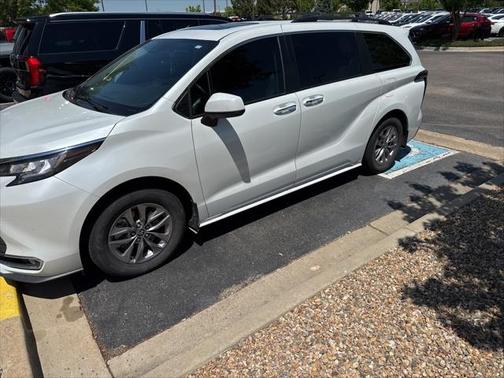 2022 Toyota Sienna XLE 7 Passenger