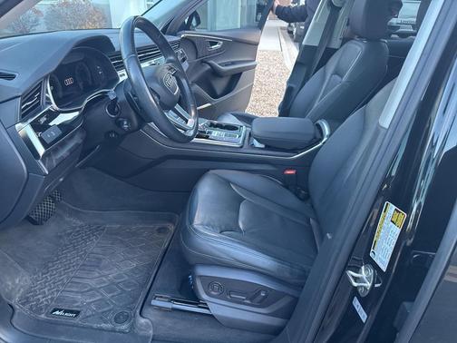 2022 Audi Q7 55 Premium Plus