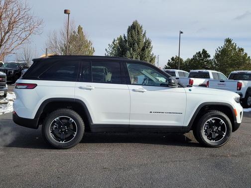 2023 Jeep Grand Cherokee 4xe Trailhawk