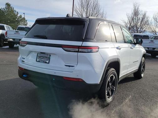 2023 Jeep Grand Cherokee 4xe Trailhawk