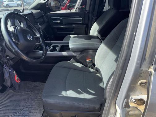 2022 RAM 2500 Big Horn Crew Cab 4x4 6'4' Box