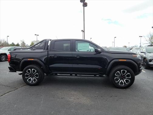 2025 GMC Canyon Base
