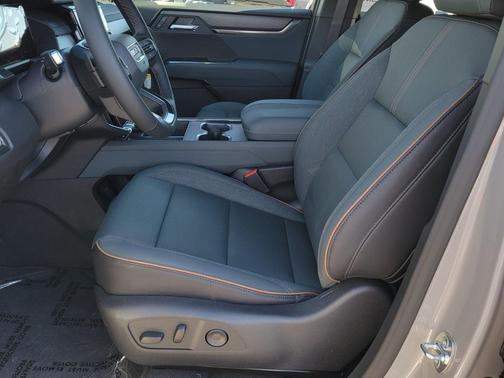 2026 GMC Acadia AWD AT4