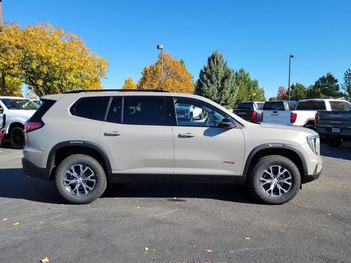 2026 GMC Acadia AWD AT4
