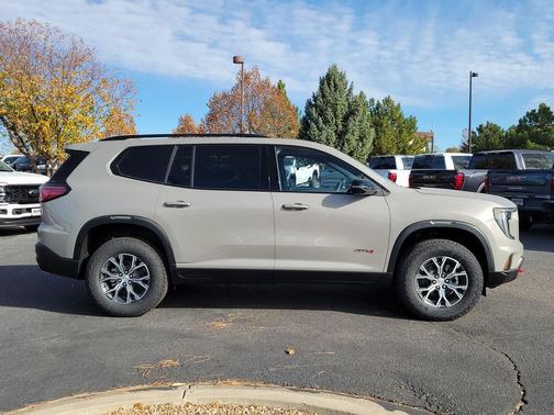 2026 GMC Acadia AWD AT4