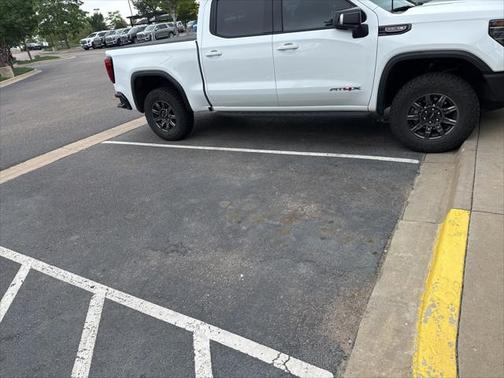 2024 GMC Sierra 1500 AT4X
