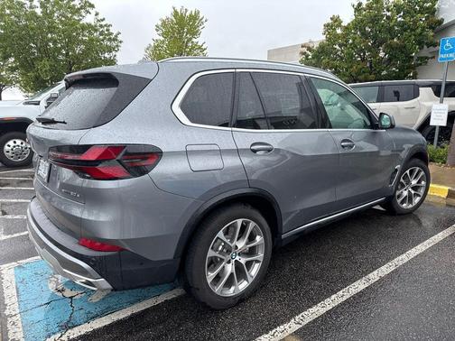 Skyscraper Grey Metallic 2026 BMW X5 PHEV xDrive50e