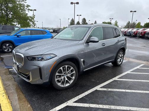 Skyscraper Grey Metallic 2026 BMW X5 PHEV xDrive50e