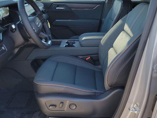 2026 GMC Acadia AT4 AWD