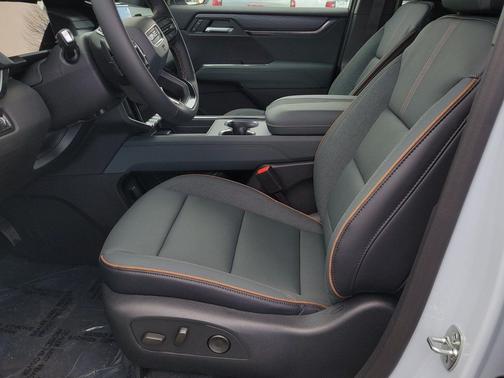 2026 GMC Acadia AT4 AWD