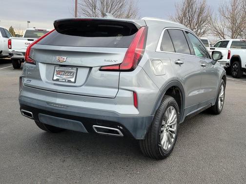 2024 Cadillac XT4 Premium Luxury