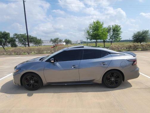 2021 Nissan Maxima SR